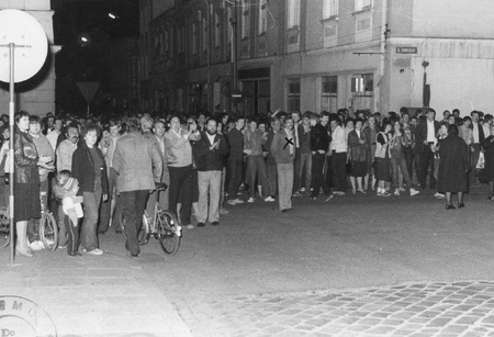 Manifestacja 3 maja 1984 r. w Rzeszowie na skrzyżowaniu ulic Kościuszki i Słowackiego, Rz_0_44_1107_t3_k. 226